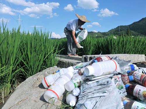 安徽農(nóng)村開展有毒有害垃圾回收工作，成果喜人